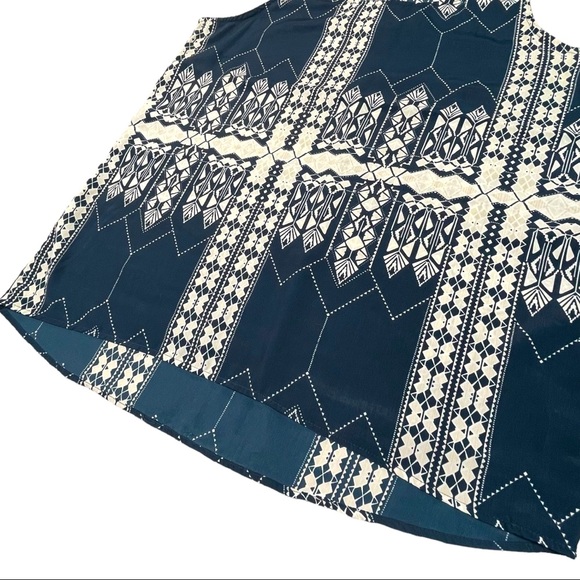 Olive & Oak size large navy & cream top Aztec design scoop neck back zipper EUC - Picture 7 of 14